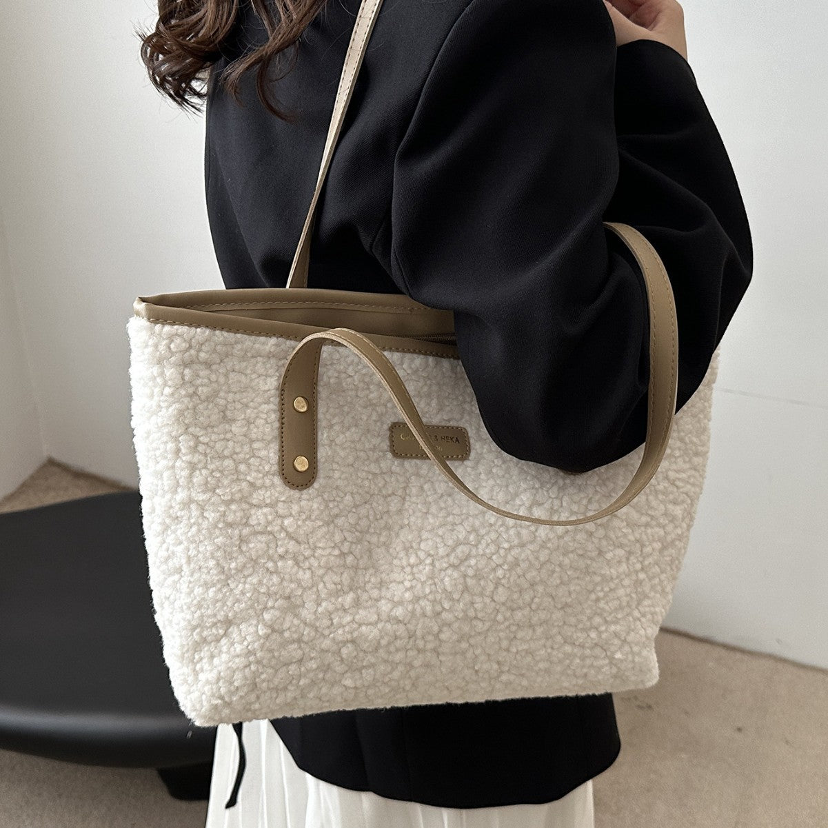 Fashionable Furry Versatile Shoulder Bag